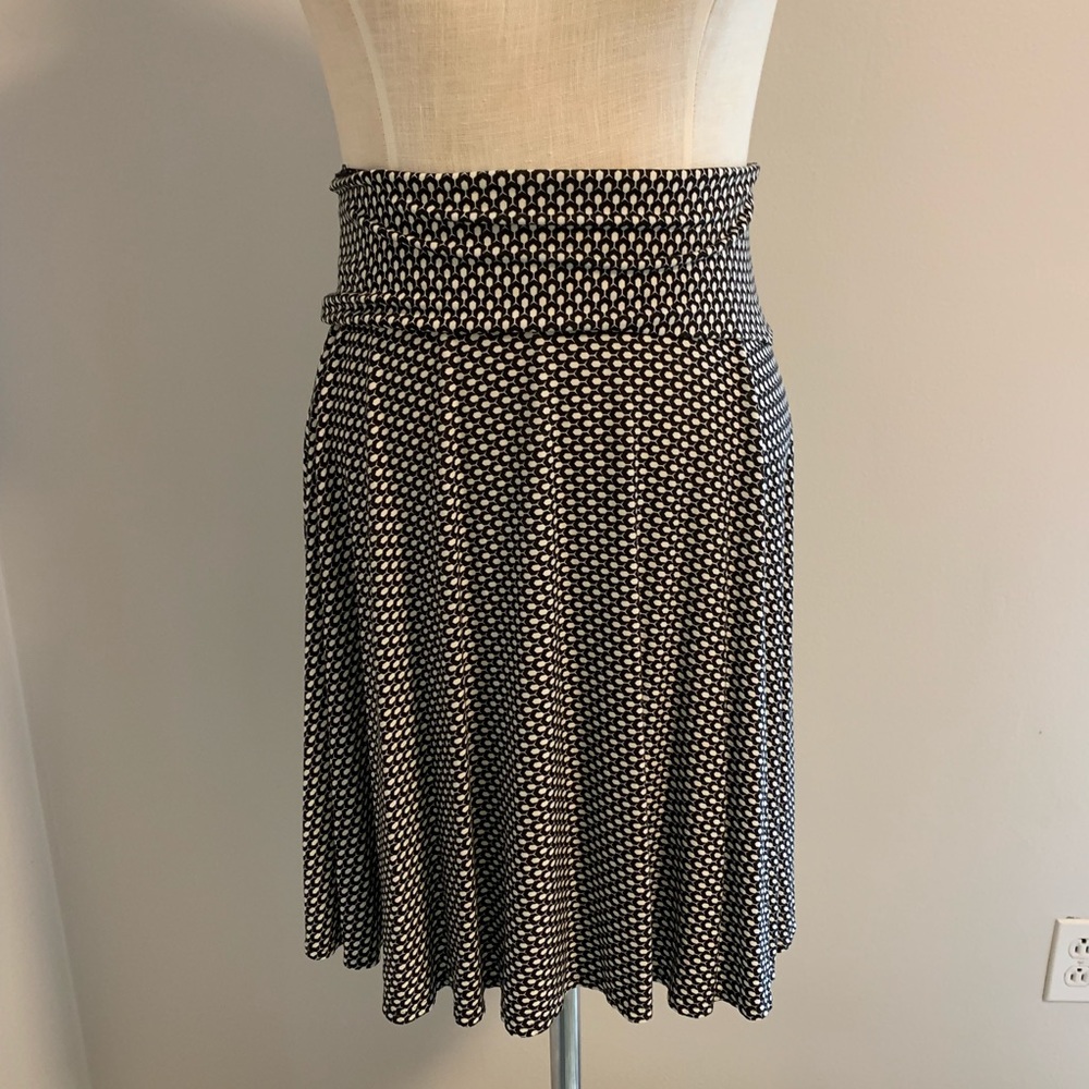 Max studio black and white midi skirt